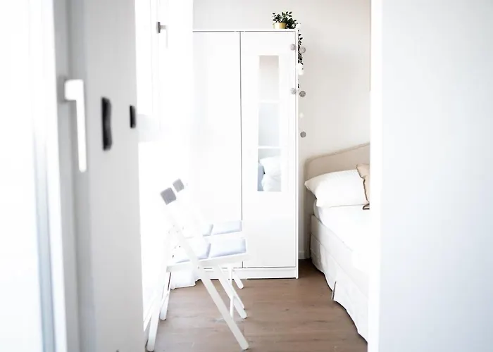 W Design With Balcony & Free Parking Διαμέρισμα